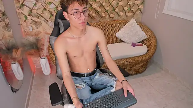 AngeloBellini online show from 04/30/26, 08:57