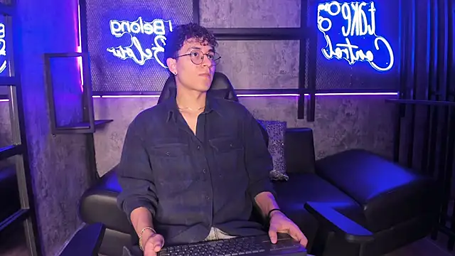 AngeloBellini online show from 04/28/26, 12:53