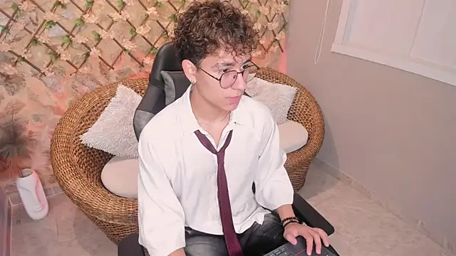 AngeloBellini online show from 05/04/26, 08:22