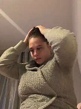 Poppylooloo online show from 04/22/26, 08:04