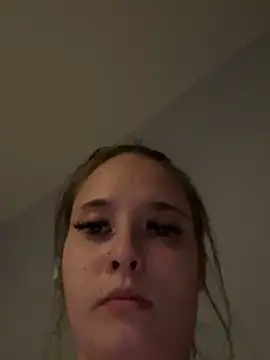 Poppylooloo online show from 06/17/26, 07:02