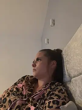 Poppylooloo online show from 06/11/26, 07:11