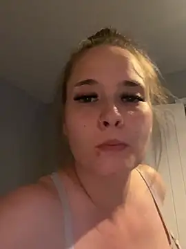 Poppylooloo online show from 06/19/26, 07:09
