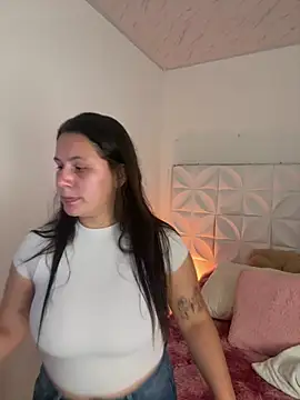 Snapshot of Ivonny_Goldie chatting on 07/08/26, 11:05 Ivonny Goldie online show from 07/08/26, 11:05
