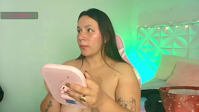 Snapshot of Ivonny_Goldie chatting on 06/07/26, 11:10 Ivonny Goldie online show from 06/07/26, 11:10