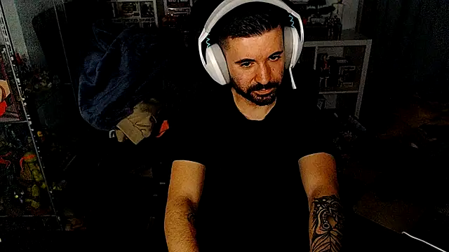 chiquitoconsecreto online show from 04/23/26, 03:13