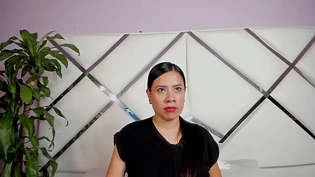 Nicol Alvarez1 online show from 05/07/26, 09:07