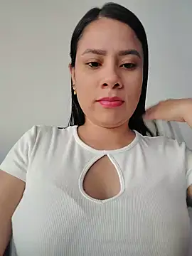 Nicol Alvarez1 online show from 06/18/26, 09:53
