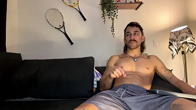 Snapshot of Aaron_wheel chatting on 07/17/26, 02:31 Aaron wheel online show from 07/17/26, 02:31