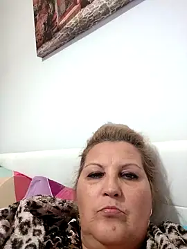 Snapshot of Divineblond chatting on 10/14/25, 08:31 Divineblond online show from 10/14/25, 08:31