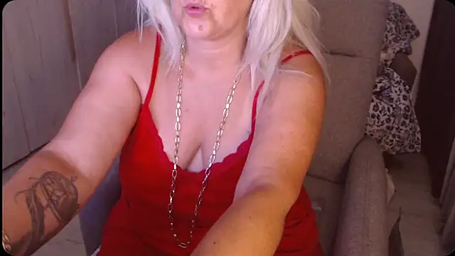 Divineblond online show from 07/13/26, 12:00