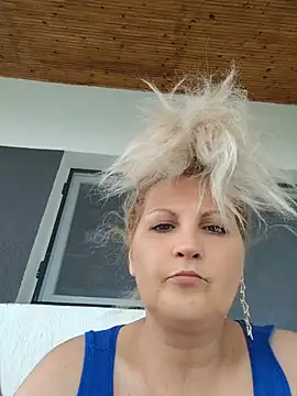 Divineblond online show from 05/12/26, 10:32