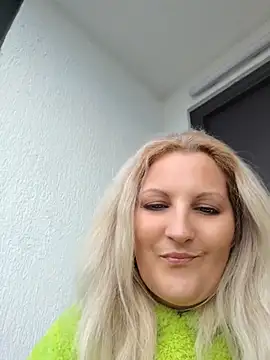 Divineblond online show from 05/17/26, 03:34