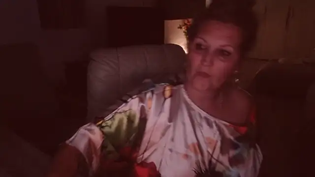 Snapshot of Divineblond chatting on 09/19/25, 10:58 Divineblond online show from 09/19/25, 10:58