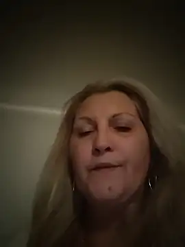 Divineblond online show from 11/26/25, 08:42