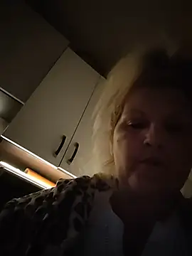 Divineblond online show from 04/11/26, 10:24