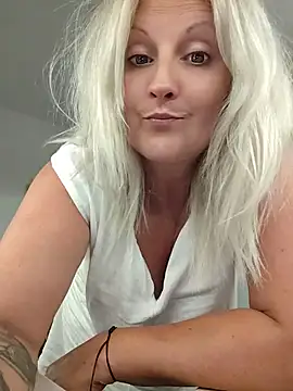 Divineblond online show from 07/11/26, 08:20