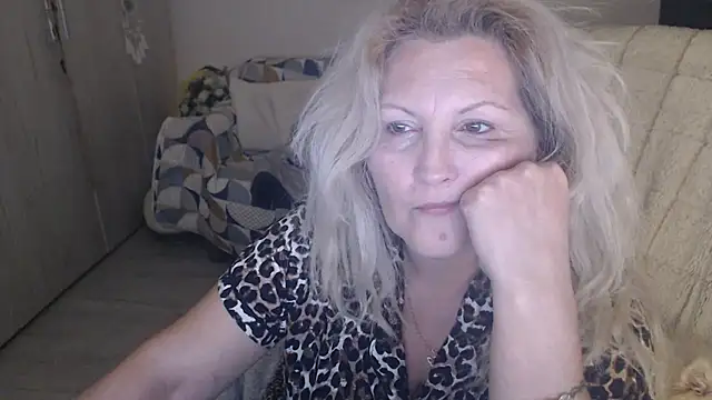 Divineblond online show from 03/06/26, 05:52