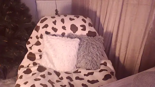 Divineblond online show from 11/21/25, 12:42