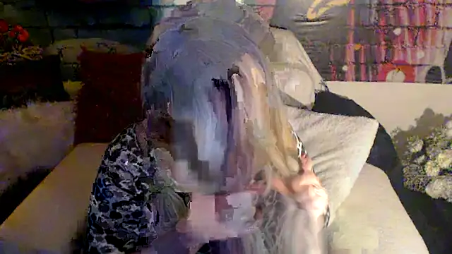 Snapshot of Divineblond chatting on 03/13/25, 01:21 Divineblond online show from 03/13/25, 01:21