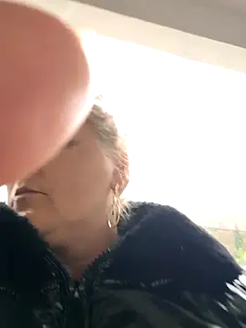 Divineblond online show from 10/24/25, 08:13