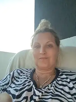 Divineblond online show from 05/31/26, 06:09