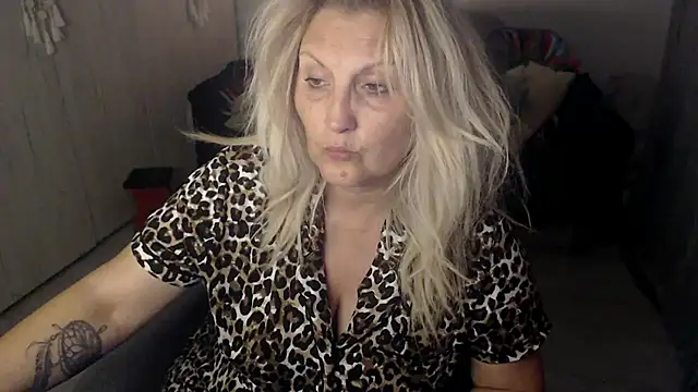 Divineblond online show from 04/16/26, 10:45