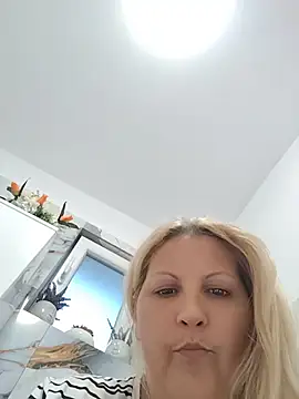 Divineblond online show from 06/12/26, 05:21