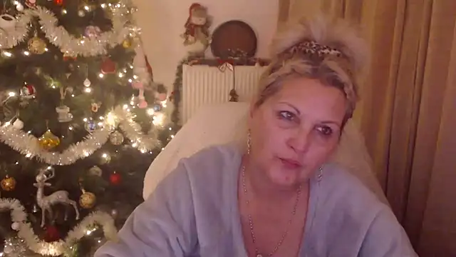Divineblond online show from 12/14/25, 09:09