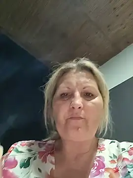 Divineblond online show from 04/17/26, 06:22