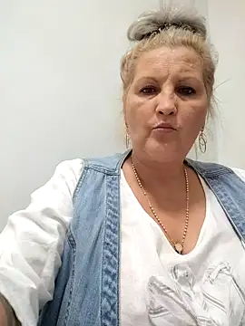 Divineblond online show from 10/28/25, 04:50