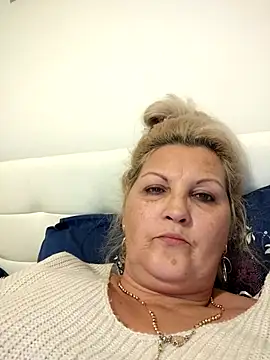 Divineblond online show from 11/28/25, 07:36