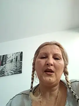 Divineblond online show from 01/14/26, 10:52