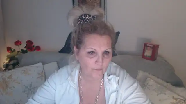 Divineblond online show from 03/01/26, 09:04
