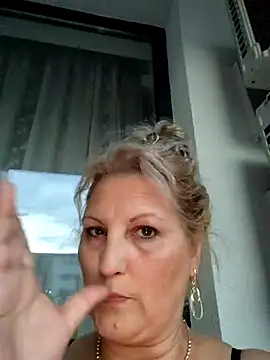 Snapshot of Divineblond chatting on 09/14/25, 04:40 Divineblond online show from 09/14/25, 04:40