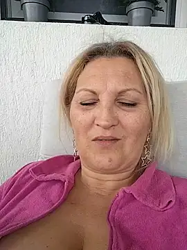 Divineblond online show from 04/14/26, 12:10