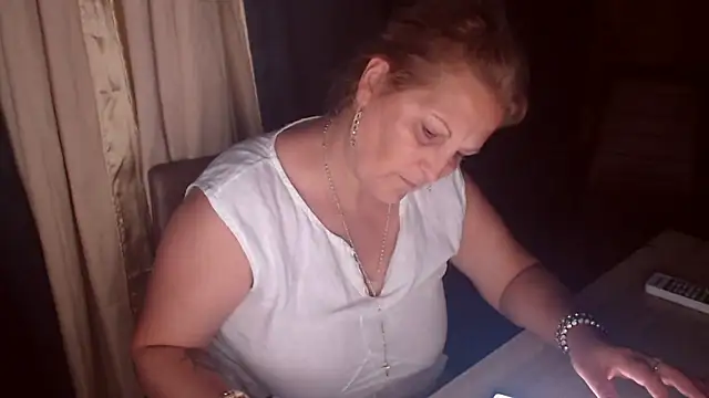 Snapshot of Divineblond chatting on 09/09/25, 09:35 Divineblond online show from 09/09/25, 09:35