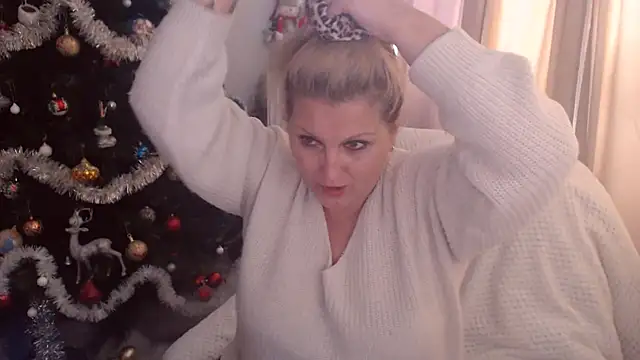 Divineblond online show from 12/15/25, 09:48