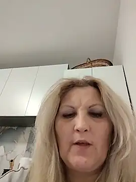 Divineblond online show from 03/08/26, 09:51