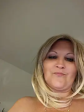 Divineblond online show from 06/01/26, 11:04