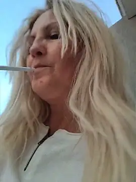 Divineblond online show from 05/04/26, 05:27