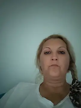 Divineblond online show from 05/22/26, 04:16