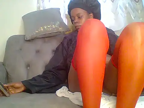 Snapshot of fentyvee chatting on 06/25/26, 06:07 fentyvee online show from 06/25/26, 06:07