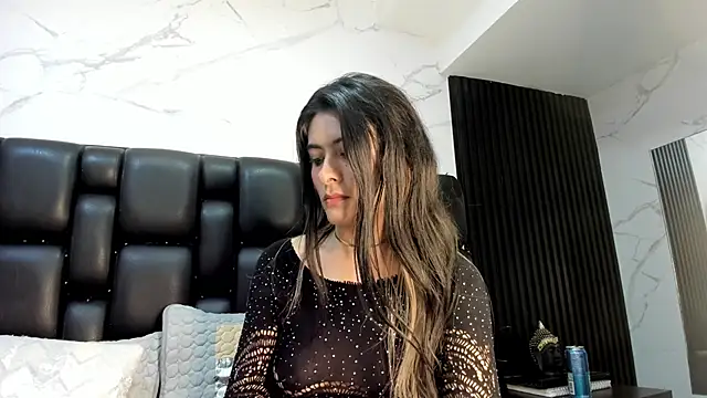 Snapshot of AshleyyHall chatting on 05/20/26, 03:47 AshleyyHall online show from 05/20/26, 03:47