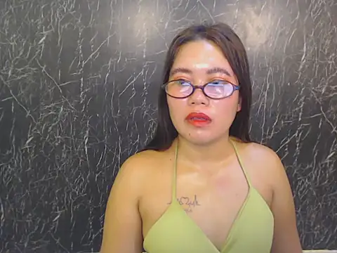 Snapshot of ur_prettychelsie chatting on 04/25/26, 01:14 ur prettychelsie online show from 04/25/26, 01:14