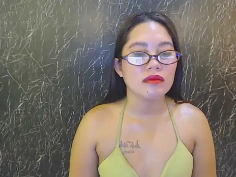 Snapshot of ur_prettychelsie chatting on 04/26/26, 01:58 ur prettychelsie online show from 04/26/26, 01:58