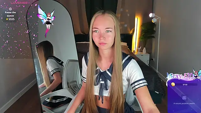 Milana Sorrento online show from 06/19/26, 12:16