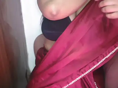 Snapshot of rashmika__ chatting on 07/03/26, 08:04 rashmika online show from 07/03/26, 08:04