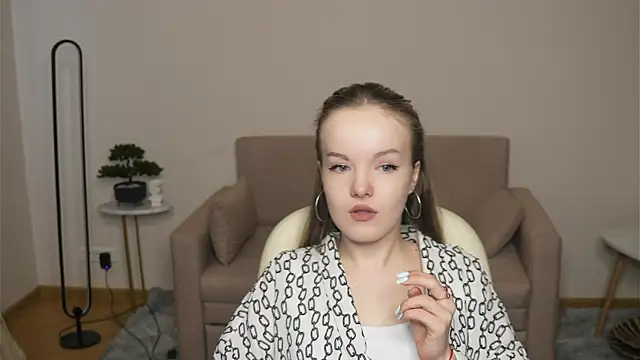 DinaLasenby online show from 04/23/26, 07:48