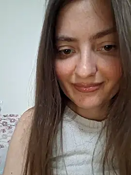 Snapshot of Alba2331 chatting on 05/15/26, 11:41 Alba2331 online show from 05/15/26, 11:41